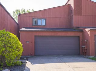 32769 Willowbrook Ln, North Ridgeville, OH 44039