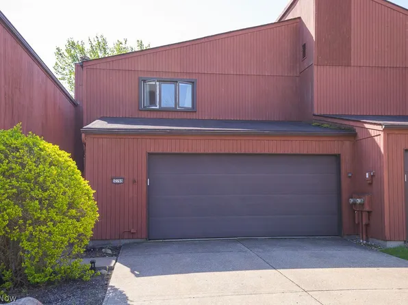 32769 Willowbrook Ln, North Ridgeville, OH 44039