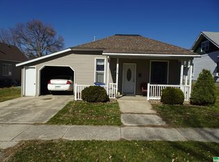 805 10th St, Sheldon, IA 51201