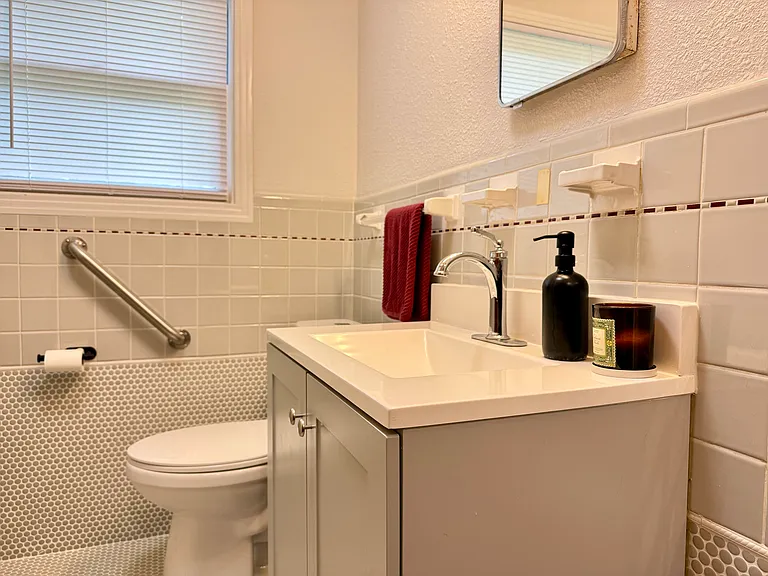 1009 Denton St — Photo 22