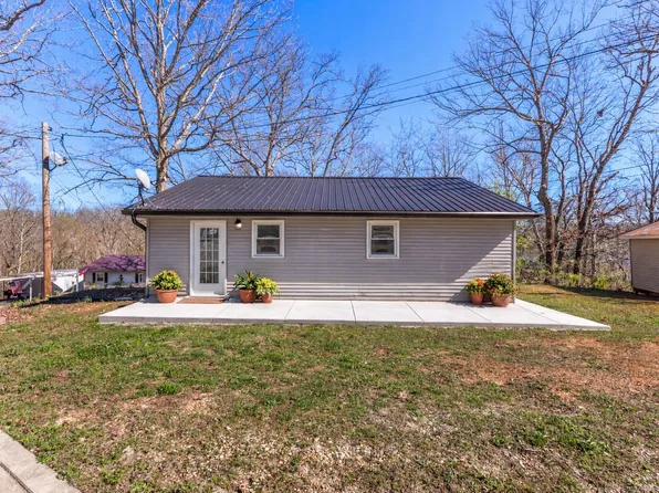 66 Highland Ln, Waverly, TN 37185