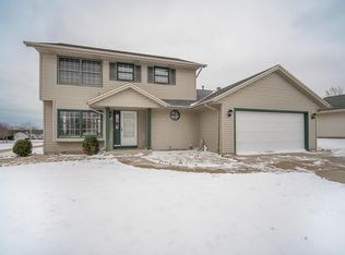 10540 S Jessica Dr, Oak Creek, WI 53154