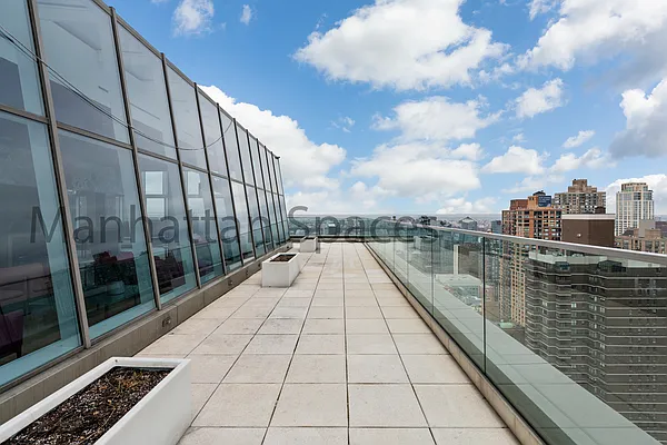 Rented by Manhattan Spaces | media 13
