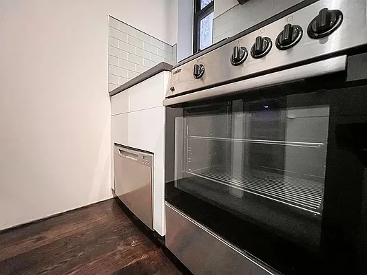 Rented by Dallien Realty Limited Liability Company | media 33