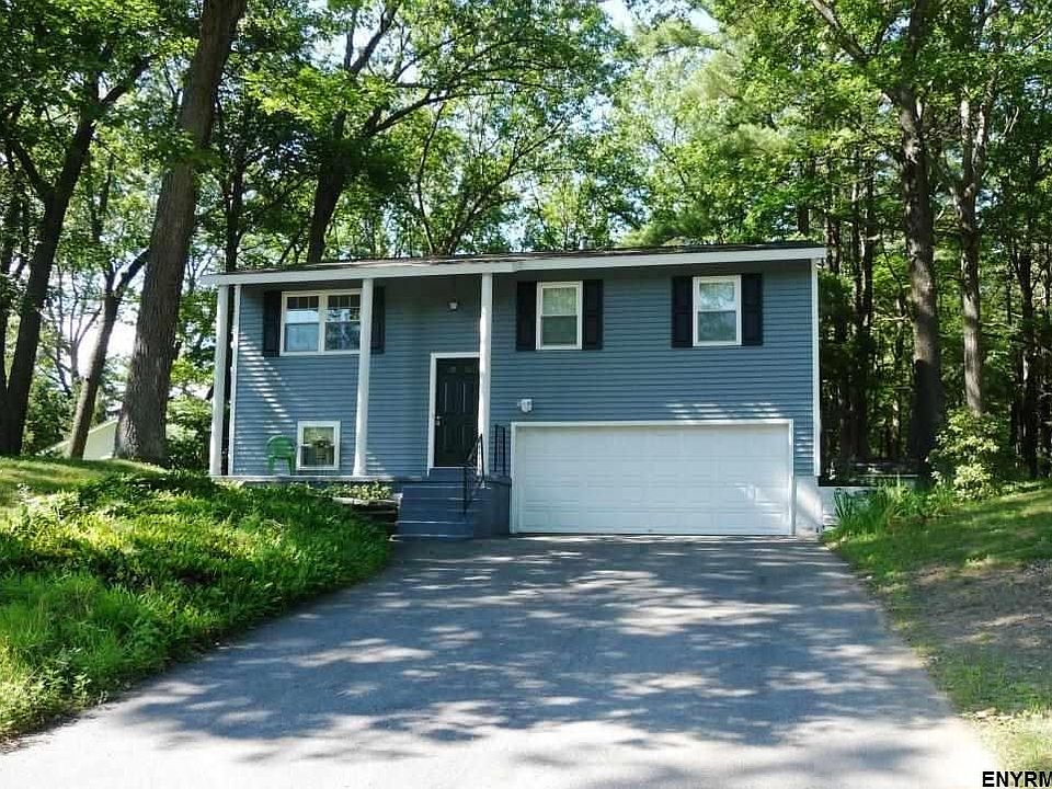 1st image of 34 Quevic Dr