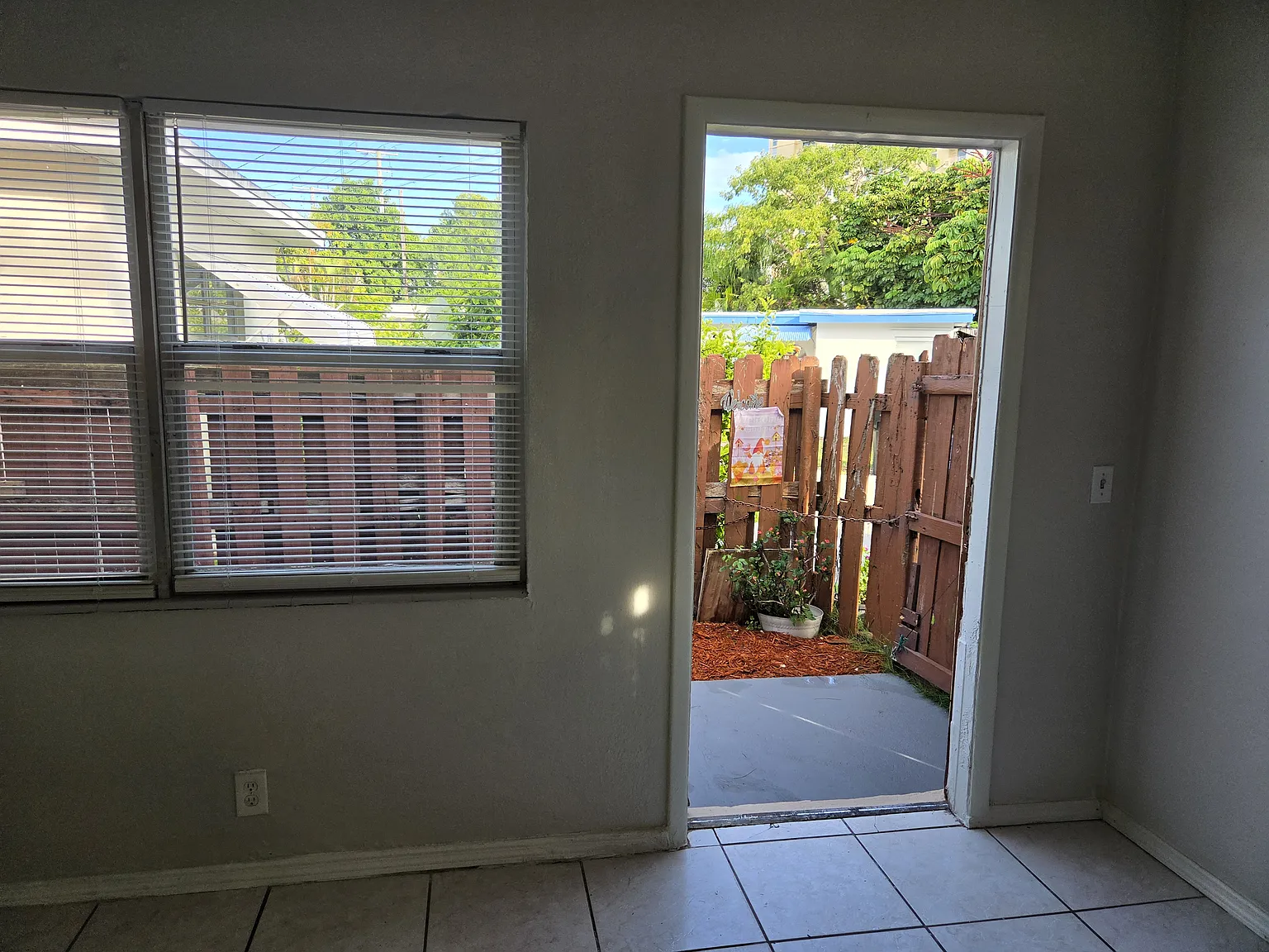 2355 NE 135th Terrace — Photo 3
