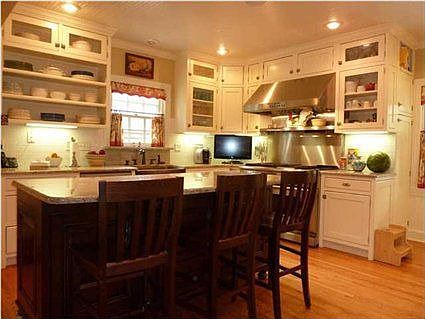 5th image of 3109 E Blackford Ave