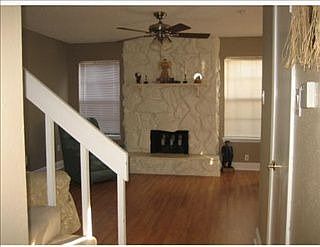 4th image of 34 Stanton Hall Dr
