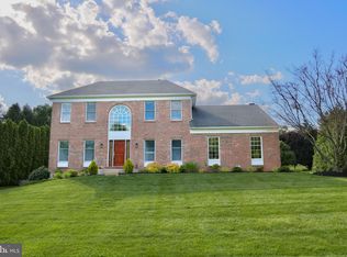 37 E Periwinkle Ln, Newark, DE 19711