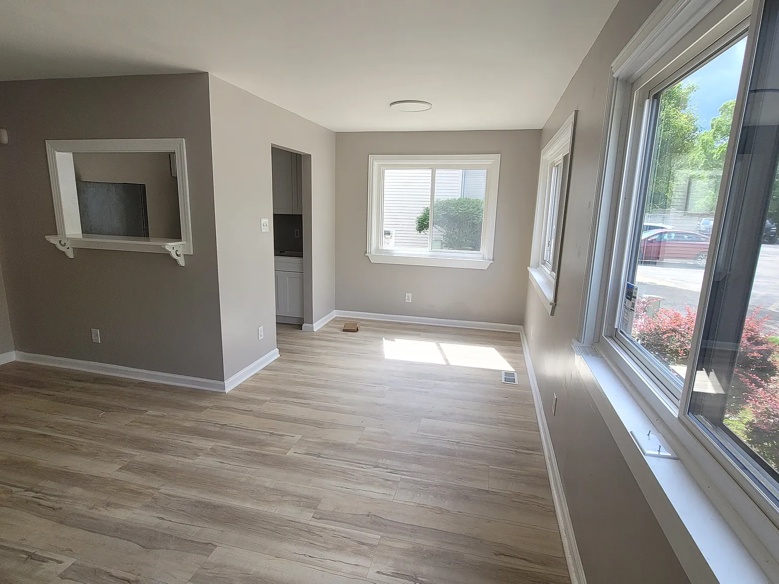 2 bed, $1,900 — Photo 2
