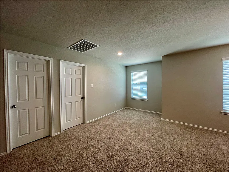 231 Valmet Dr — Photo 19