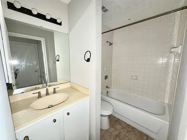 728 Bering Dr #10 — Photo 7