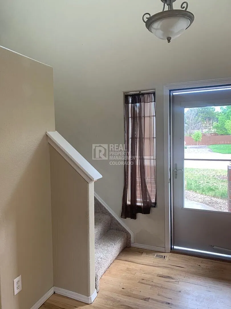 Stunning Home in Colorado Springs — Photo 3