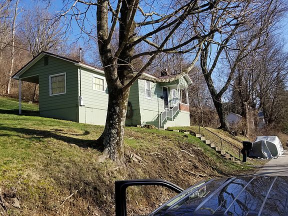 2nd image of 207 Fannie St