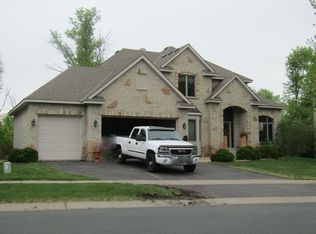 7127 Shadyview Ln N, Maple Grove, MN 55311