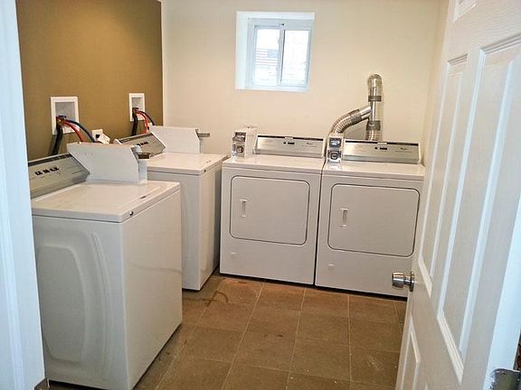 3rd image of 1742 N Francisco Ave #1