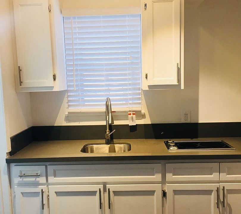 1st image of 851 S Kenmore Ave APT 08