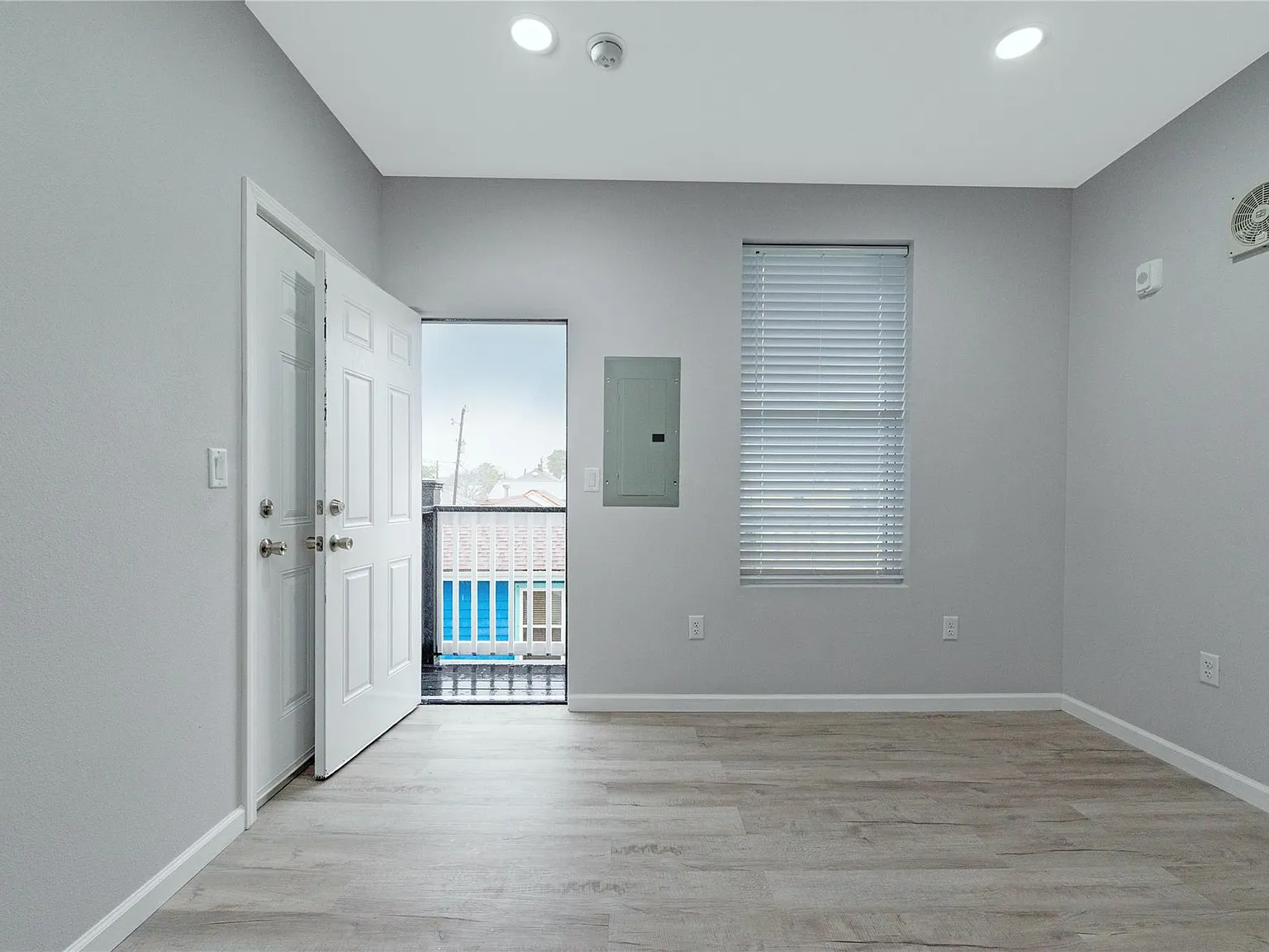 1 bed, 1.0 bath, 400 sqft, $1,050 — Photo 4