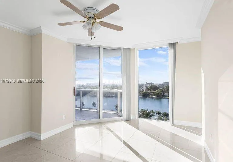 4775 Collins Ave #1006 — Photo 2