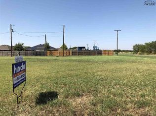 124 E Valley Dr, Iowa Park, TX 76367