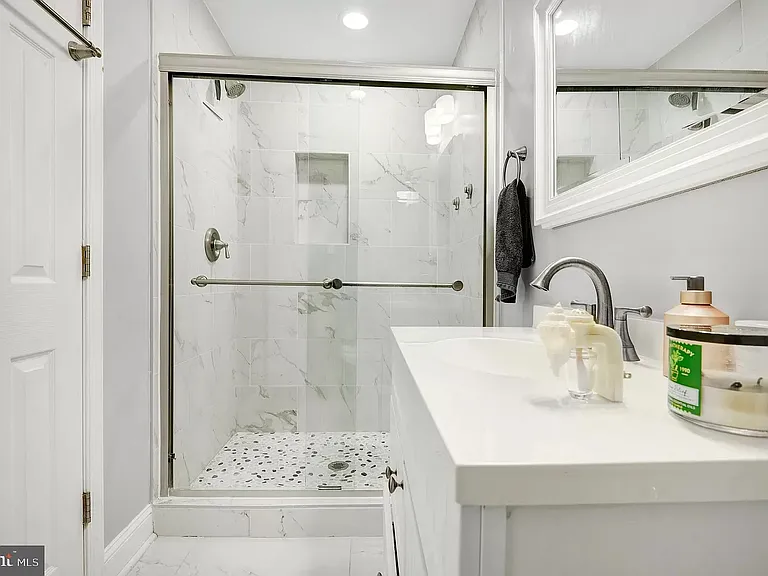 5906 Burgundy St #1 — Photo 5
