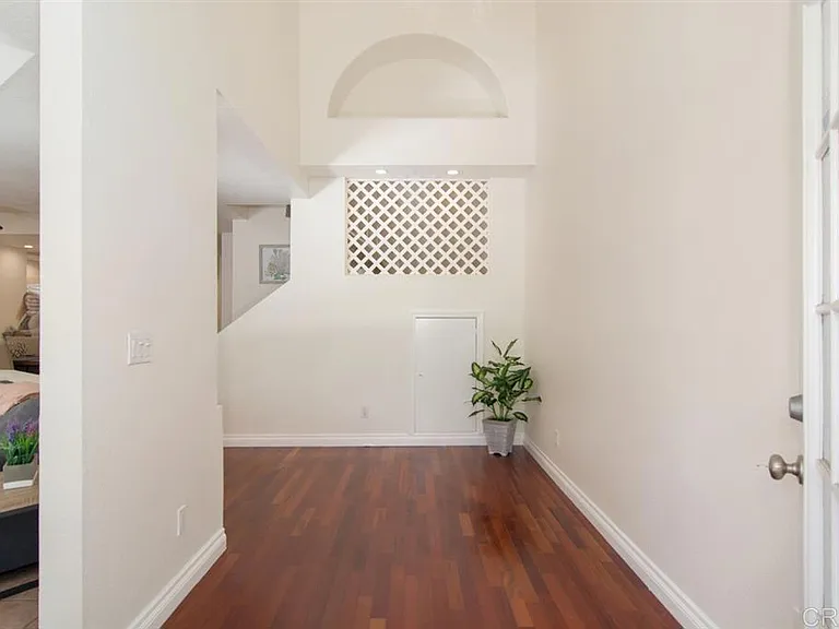 942 D Ave #A — Photo 4