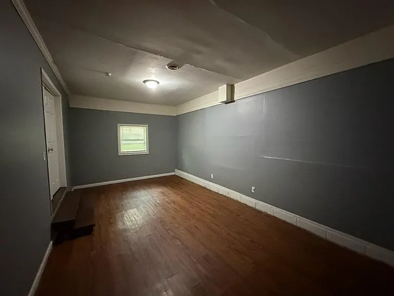 1125 Redman Blvd — Photo 4