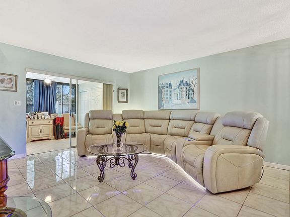 4th image of 140 Lake Rebecca Dr