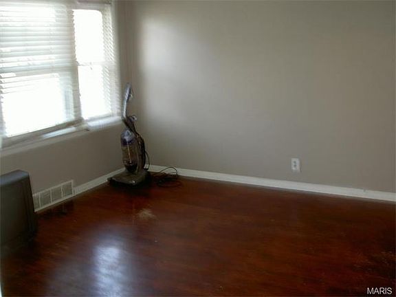 4th image of 11124 Pine Forest Dr
