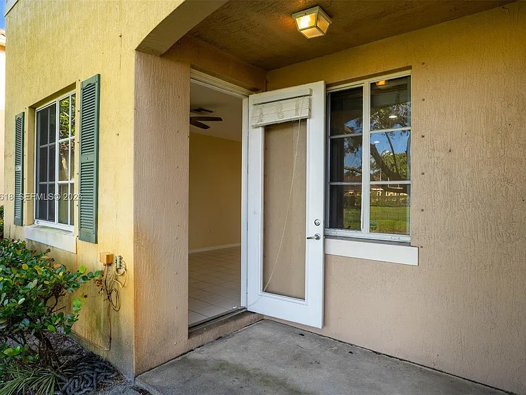 6051 SW 19th Pl — Photo 29