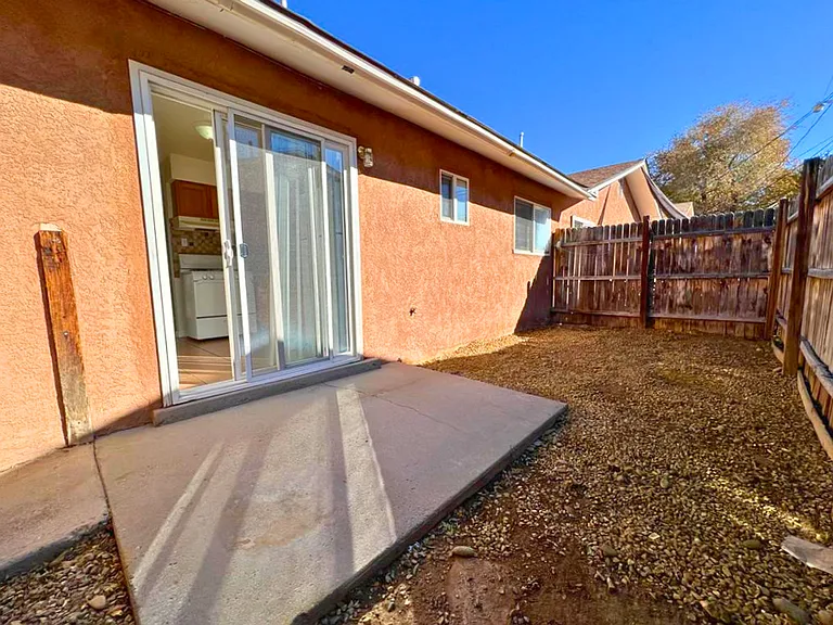 3204 Comanche Rd NE — Photo 7