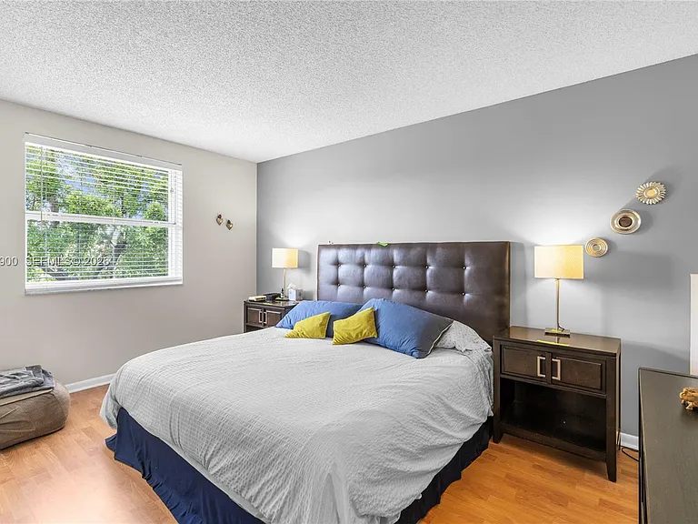 12614 NW 12th Ct — Photo 5
