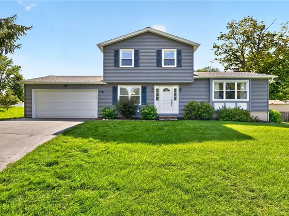 1449 Windsor Cir, Canandaigua, NY 14425
