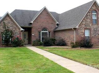 52 Lakeland Dr, Cabot, AR 72023