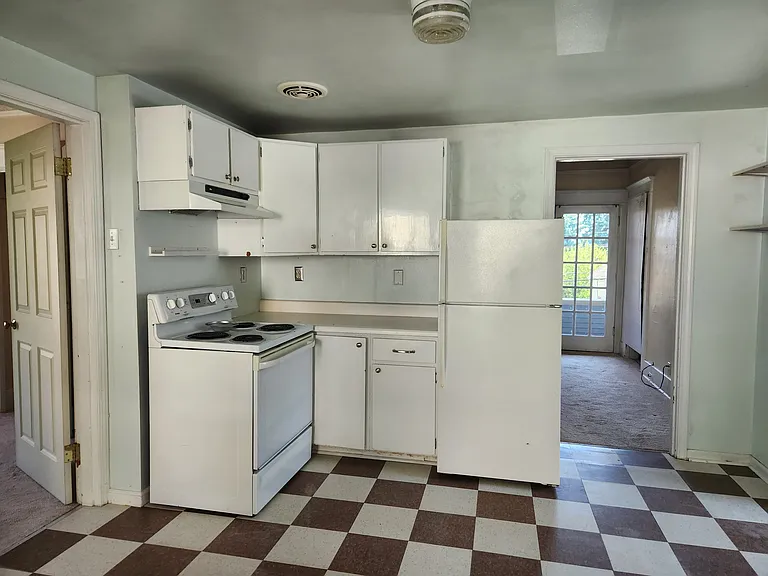 1501-1503 Sturgus Ave S #B — Photo 4