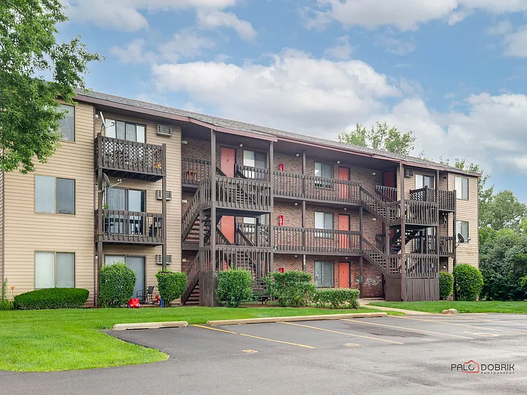 Hawthorne Glen Apartments — Photo 12