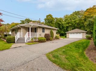 30 Ridge Rd, West Milford, NJ 07480