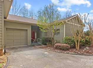11 River Knoll Dr, Asheville, NC 28805