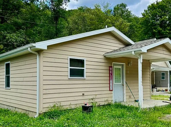 14 Jarvis Ln, Pikeville, KY 41501