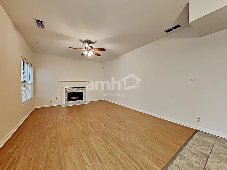 305 Saddle Bridge Dr — Photo 10