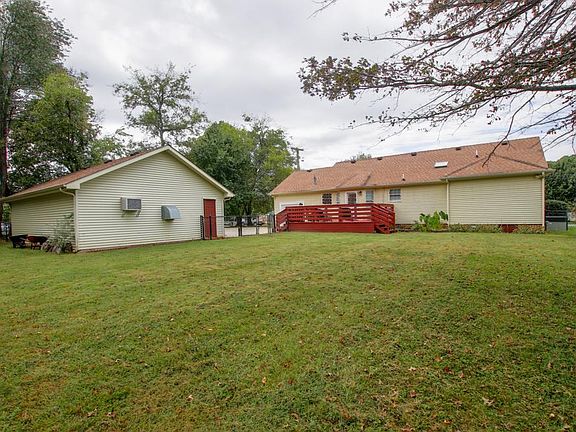 3rd image of 141 Franklin Heights Dr