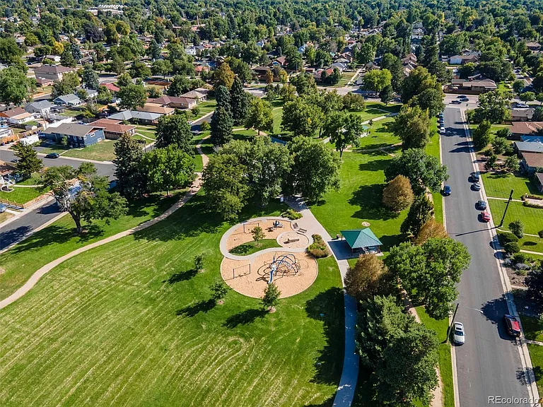 3300 Bellaire St — Photo 37