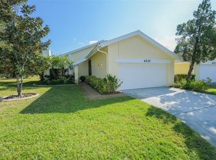 4231 Carriage Dr #33, Sarasota, FL 34241