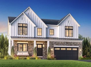 16 Sequoia Cir, Manhasset, NY 11030