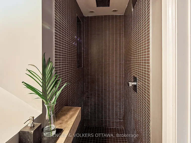 103 James St — Photo 23