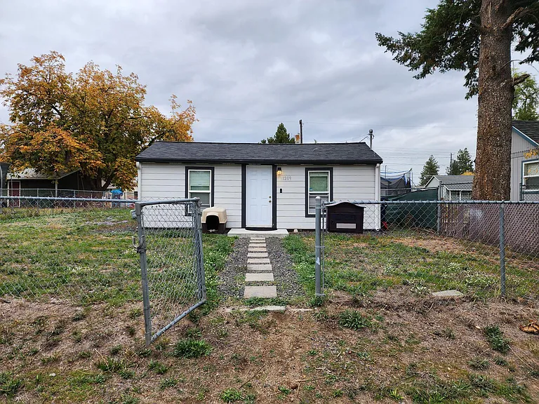 1209 E North Ave — Photo 1