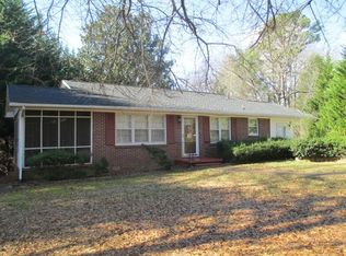 421 N Poplar St, Walhalla, SC 29691