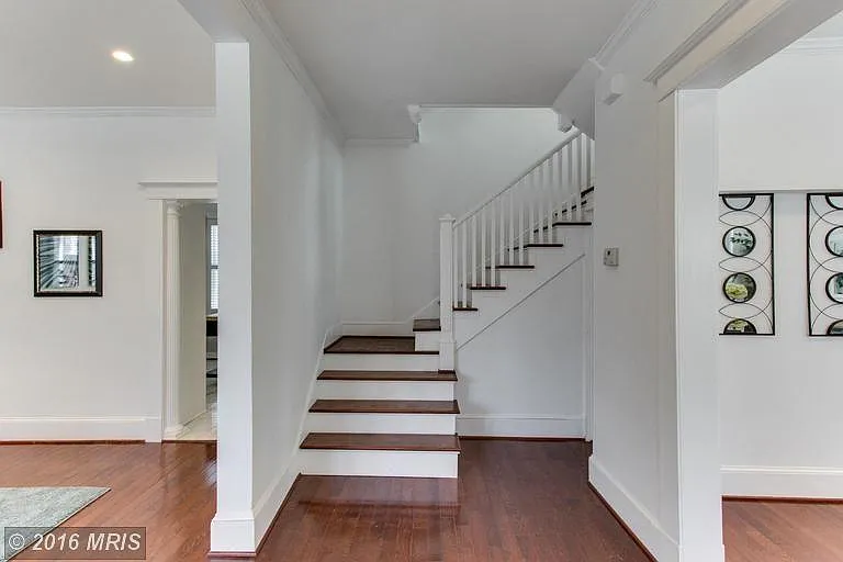 7 bed, 4.5 bath, 3856 sqft, $7,400 — Photo 2
