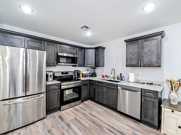 4th image of 1300 Lafourche Dr #202