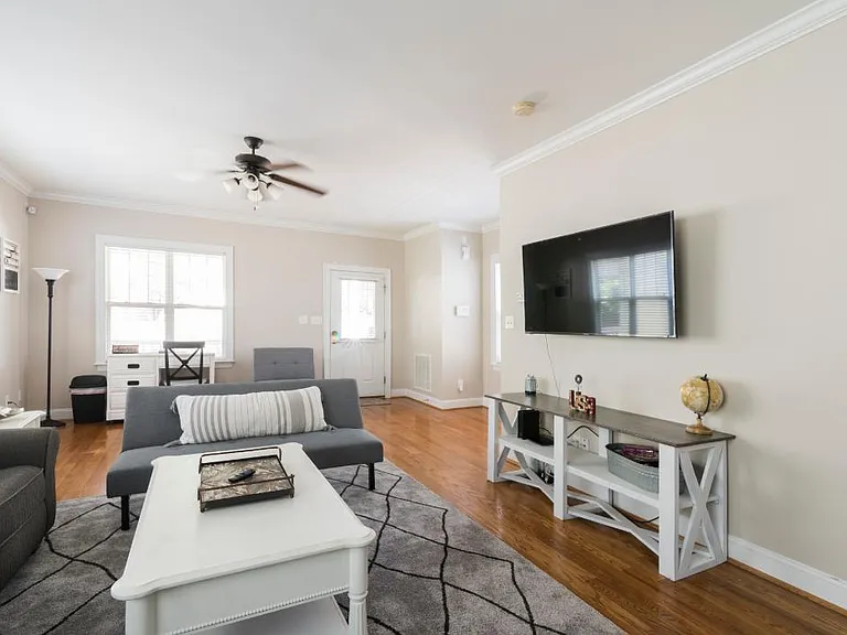 313 Woodvale Pl — Photo 11